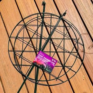 NWT Bundle of 2 Link Ups Grow Through Grid Plant Supports